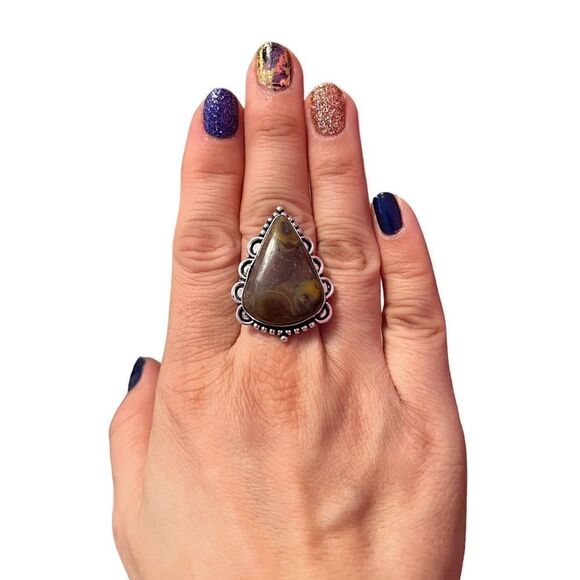 NEW Large Silver Plated Brown Mosaic Stone Ring Size 8 - Picture 4 of 4